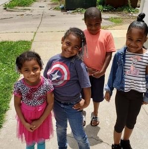 Meet your Posher, Alma